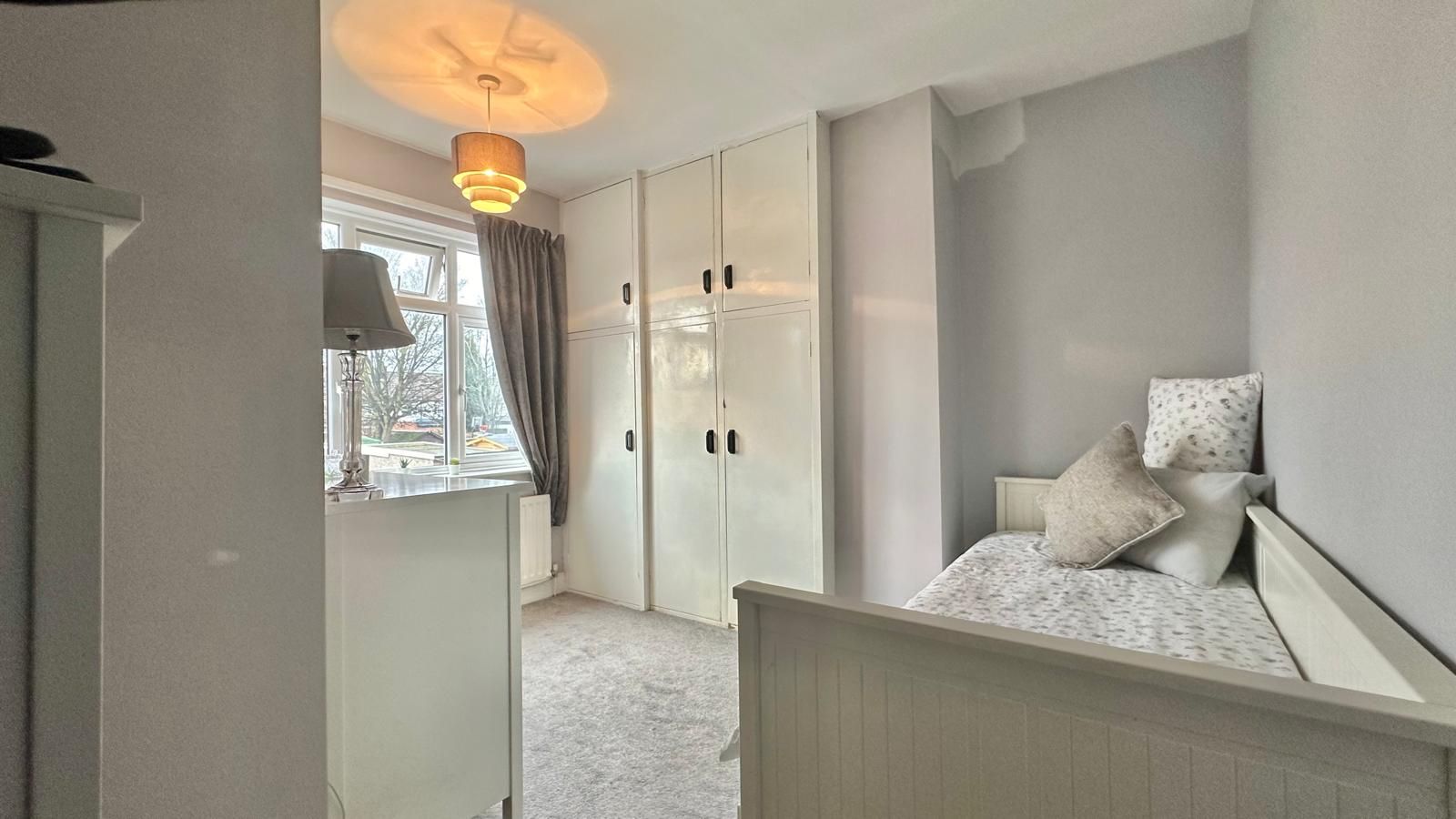 4 bedroom end terraced house Sold in Coventry - Photograph 12.