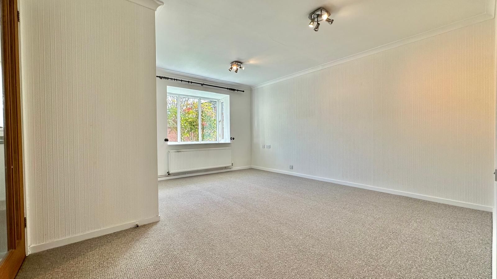 2 bedroom semi-detached bungalow Sold in Coventry - Photograph 5.