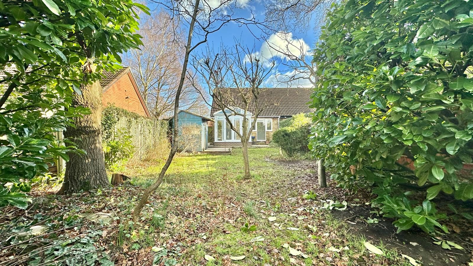 2 bedroom semi-detached bungalow Sold in Coventry - Photograph 17.