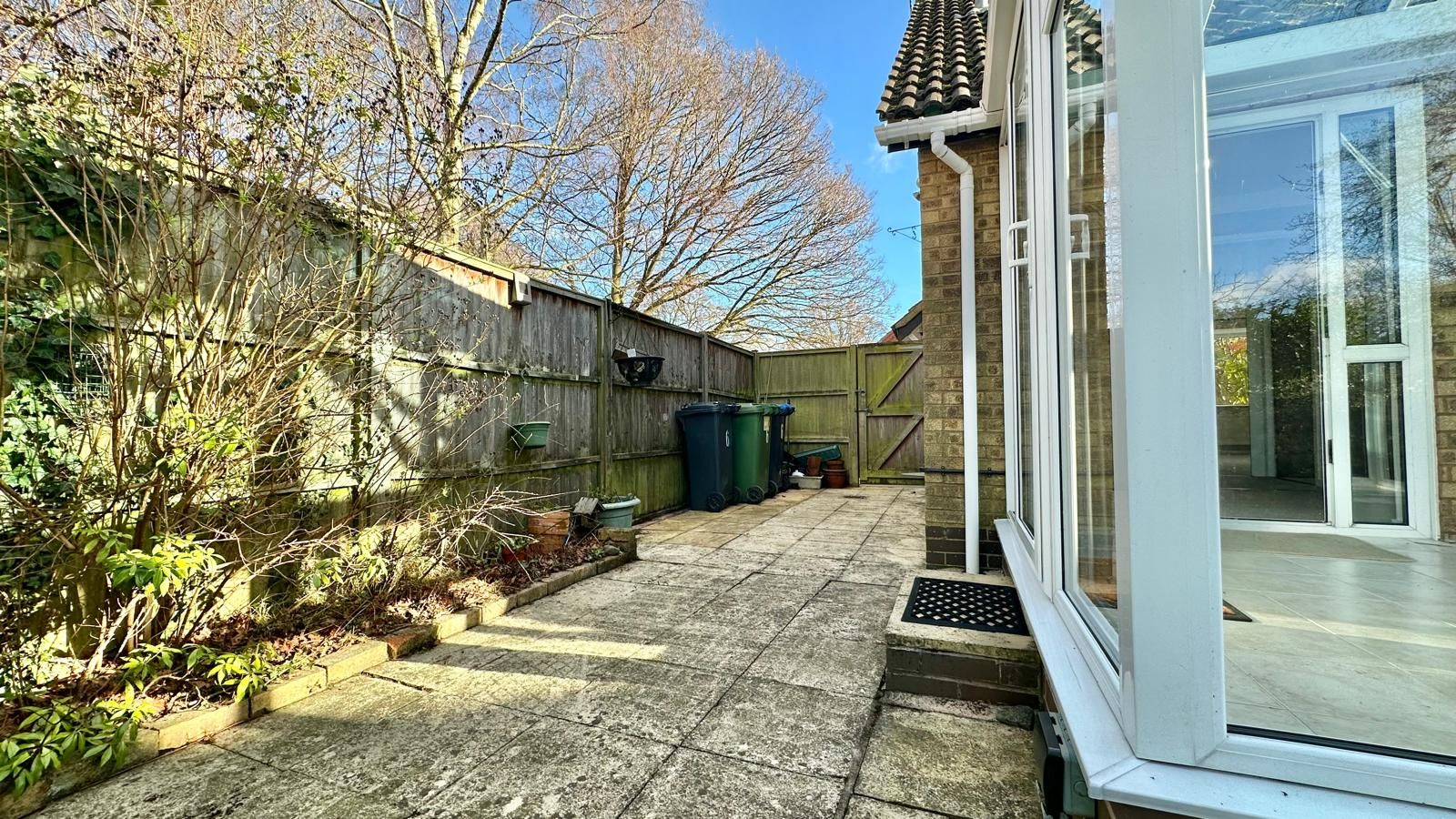 2 bedroom semi-detached bungalow Sold in Coventry - Photograph 19.