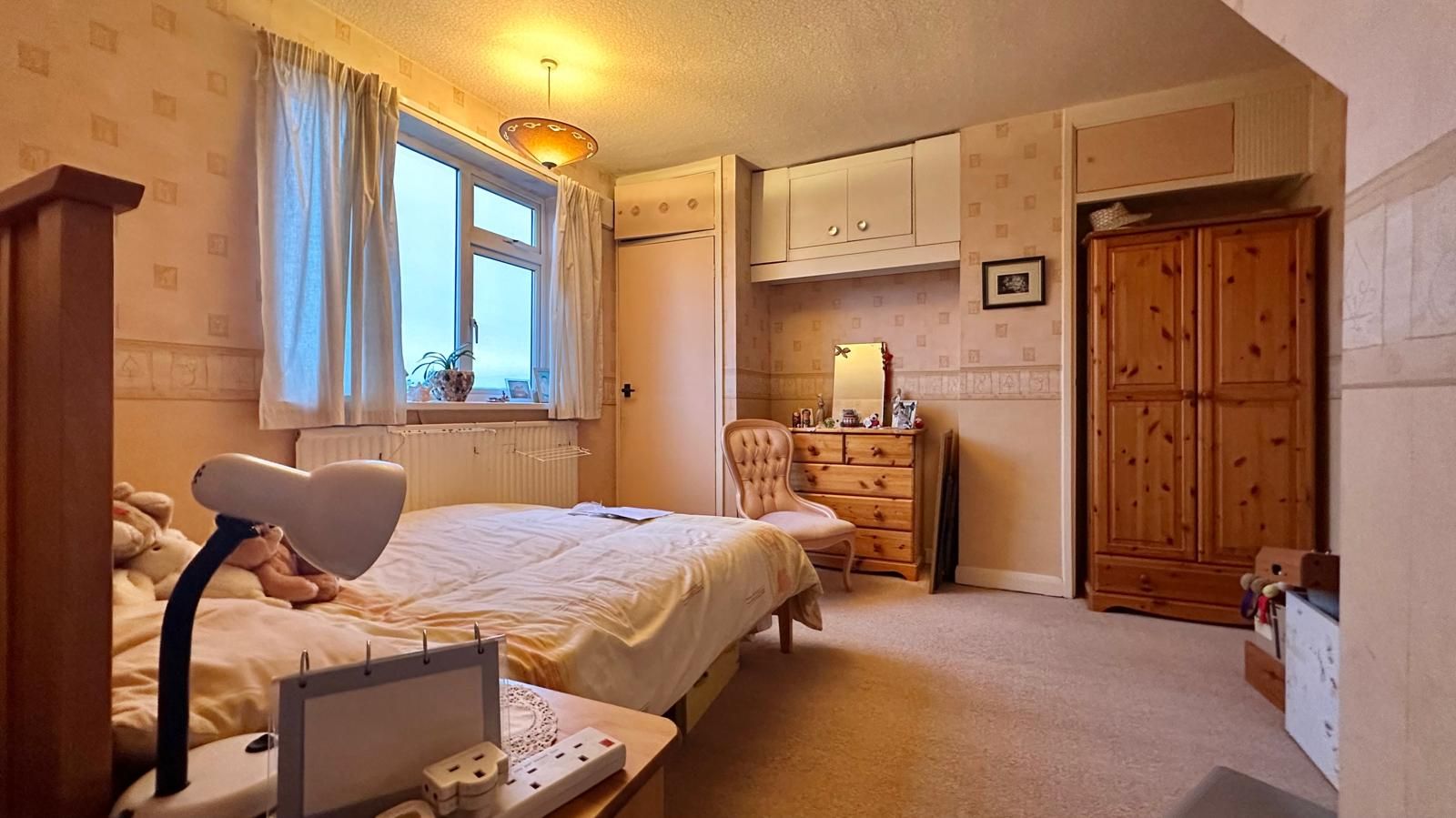 4 bedroom semi-detached house Sold in Coventry - Photograph 14.
