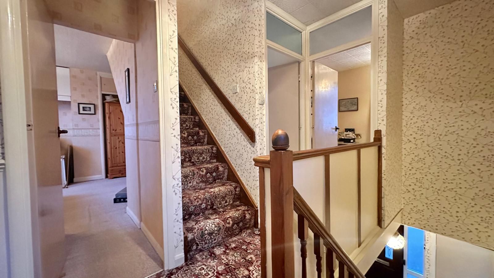 4 bedroom semi-detached house Sold in Coventry - Photograph 19.