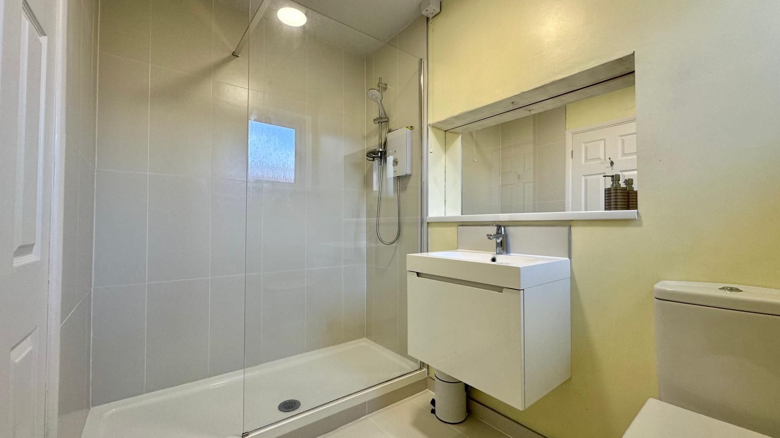 2 bedroom apartment flat/apartment SSTC in Coventry - Photograph 11.