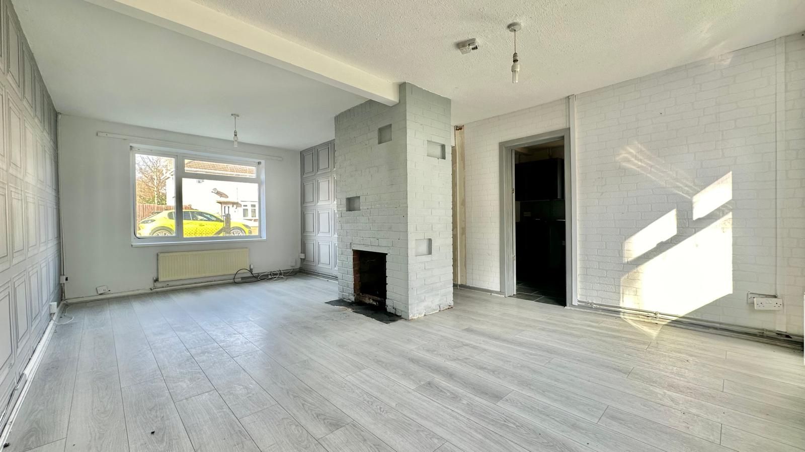 3 bedroom semi-detached house For Sale in Coventry - Photograph 4.