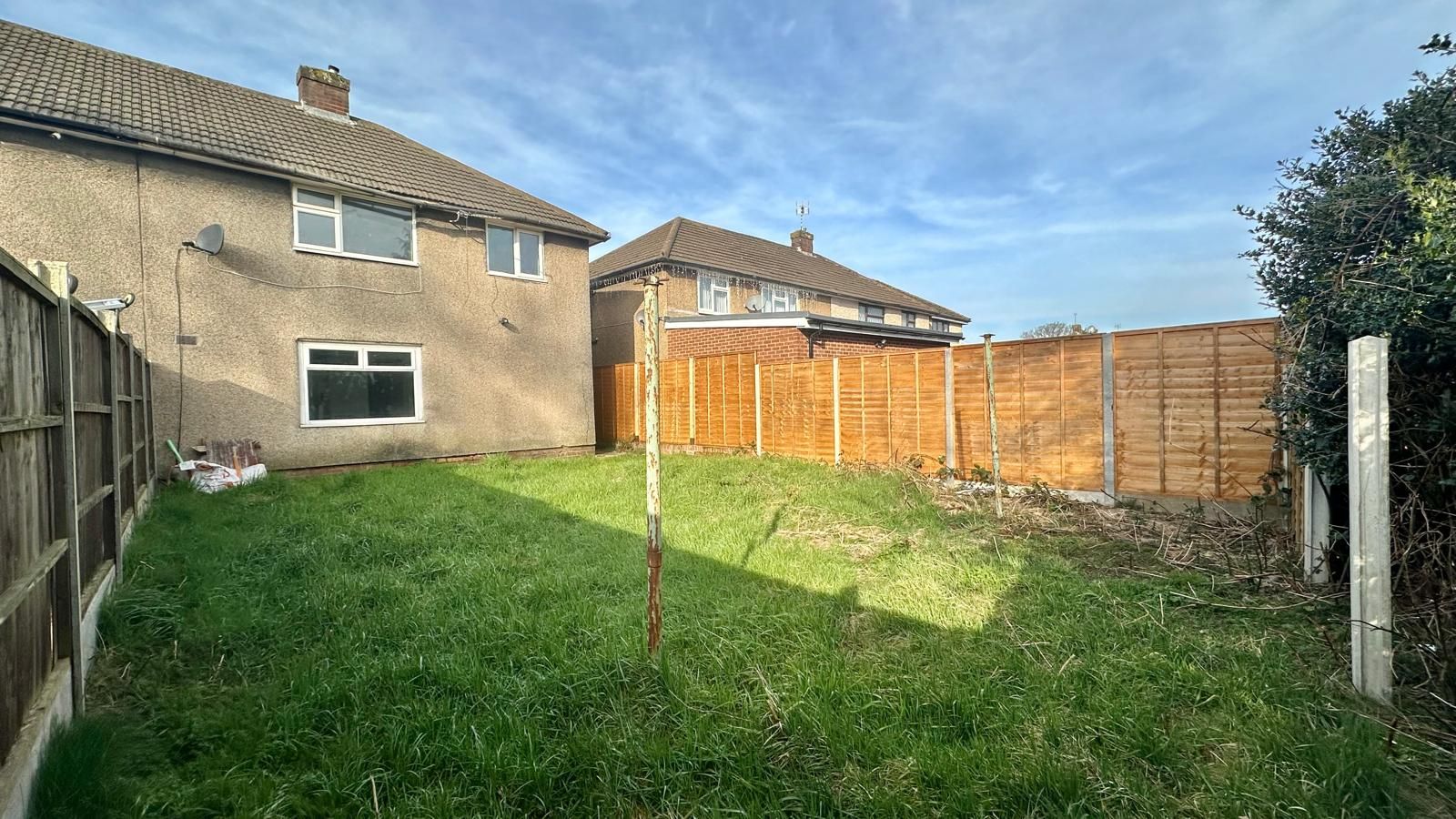 3 bedroom semi-detached house For Sale in Coventry - Photograph 2.