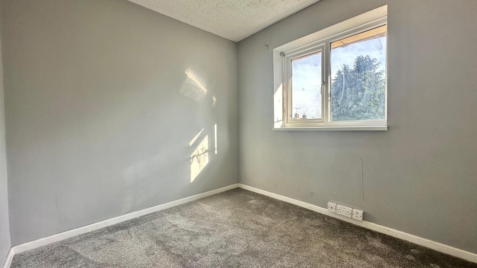 3 bedroom semi-detached house For Sale in Coventry - Photograph 15.