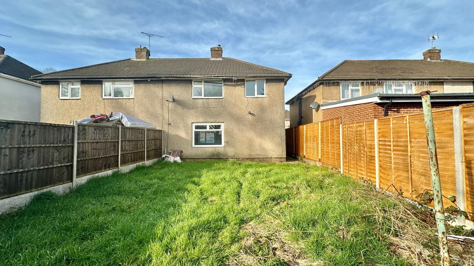 3 bedroom semi-detached house For Sale in Coventry - Photograph 19.