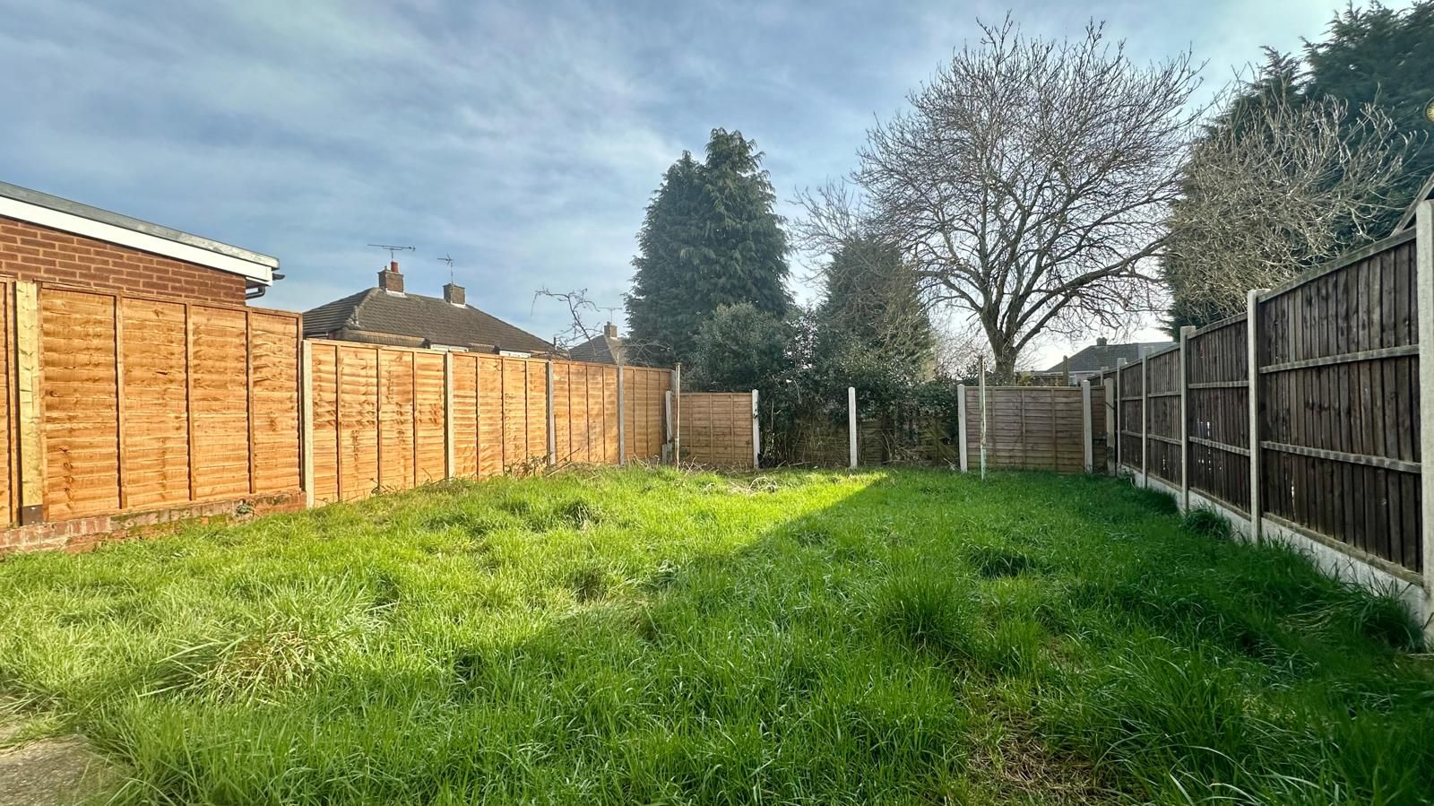 3 bedroom semi-detached house For Sale in Coventry - Photograph 20.