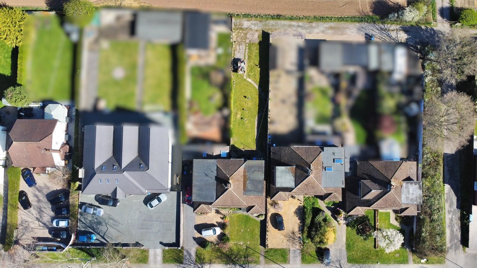 5 bedroom semi-detached house Sold in Coventry - Photograph 9.