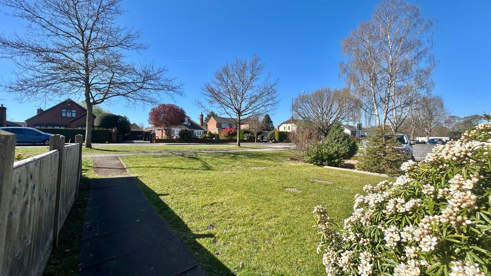 5 bedroom semi-detached house Sold in Coventry - Photograph 2.