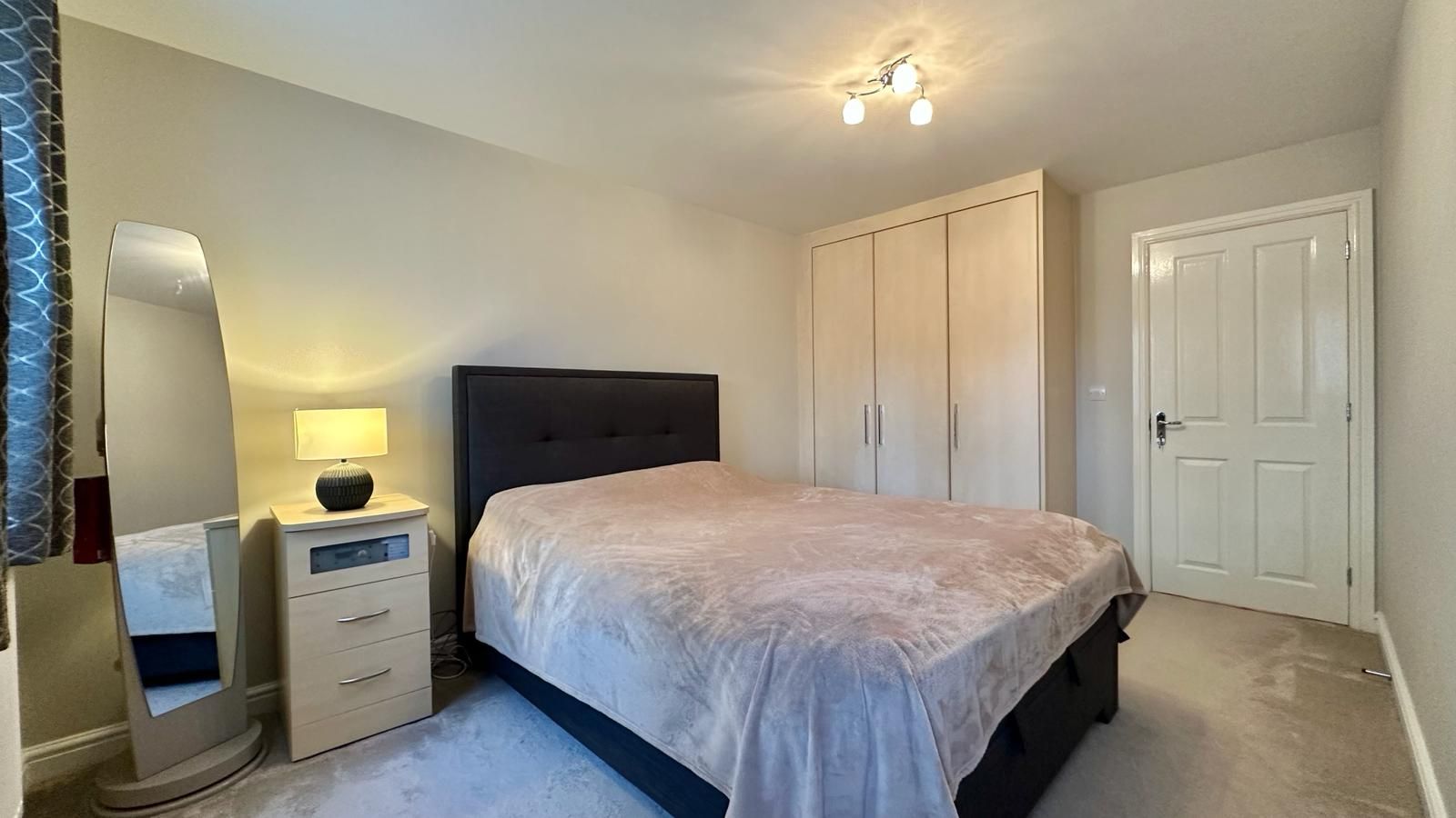 4 bedroom detached house For Sale in Coventry - Photograph 20.