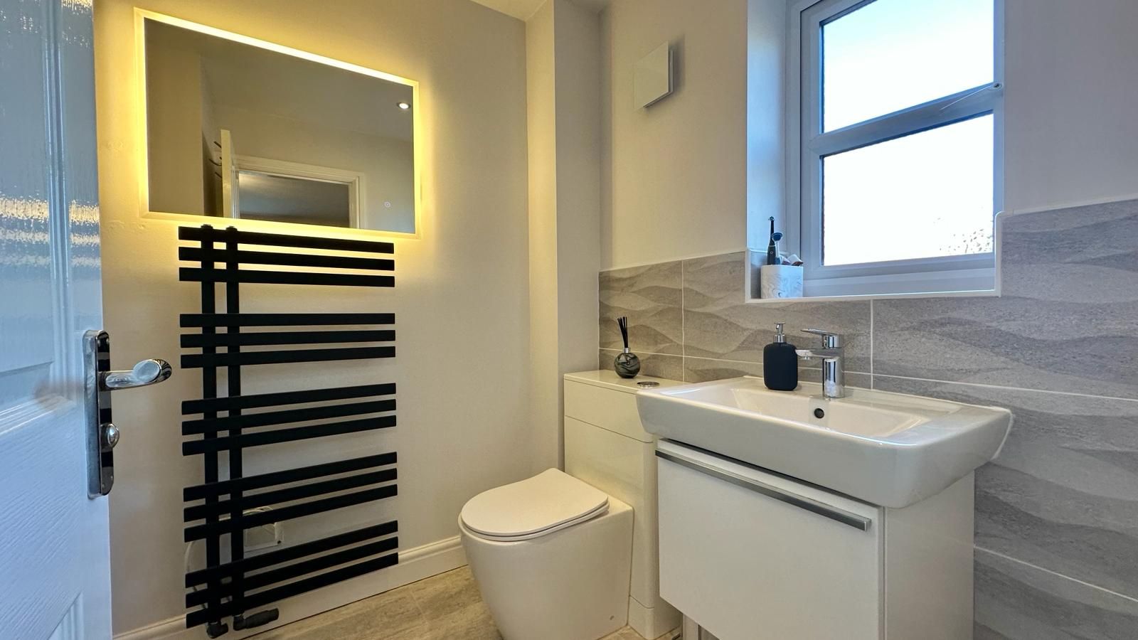 4 bedroom detached house For Sale in Coventry - Photograph 17.