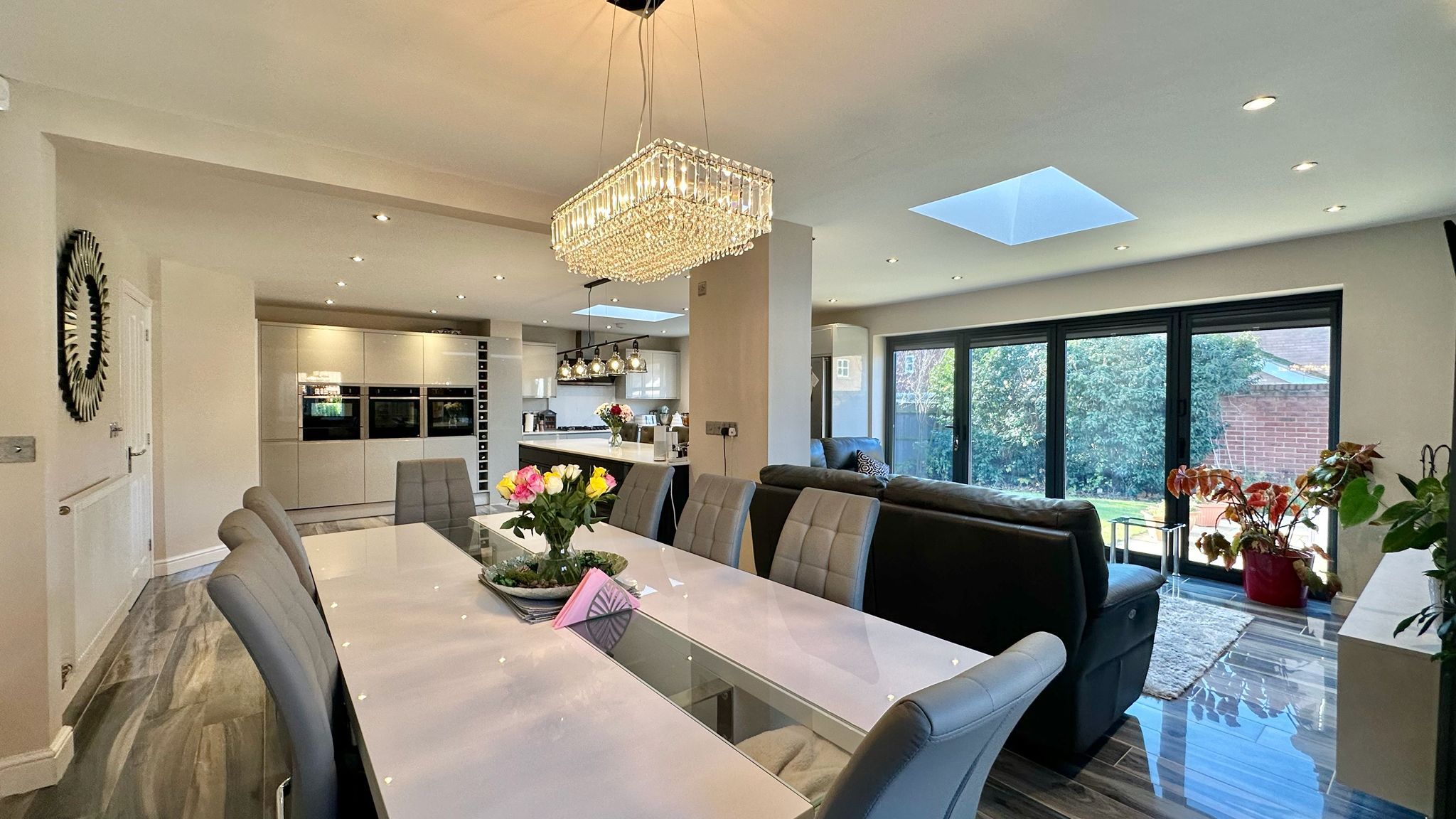 4 bedroom detached house For Sale in Coventry - Photograph 5.