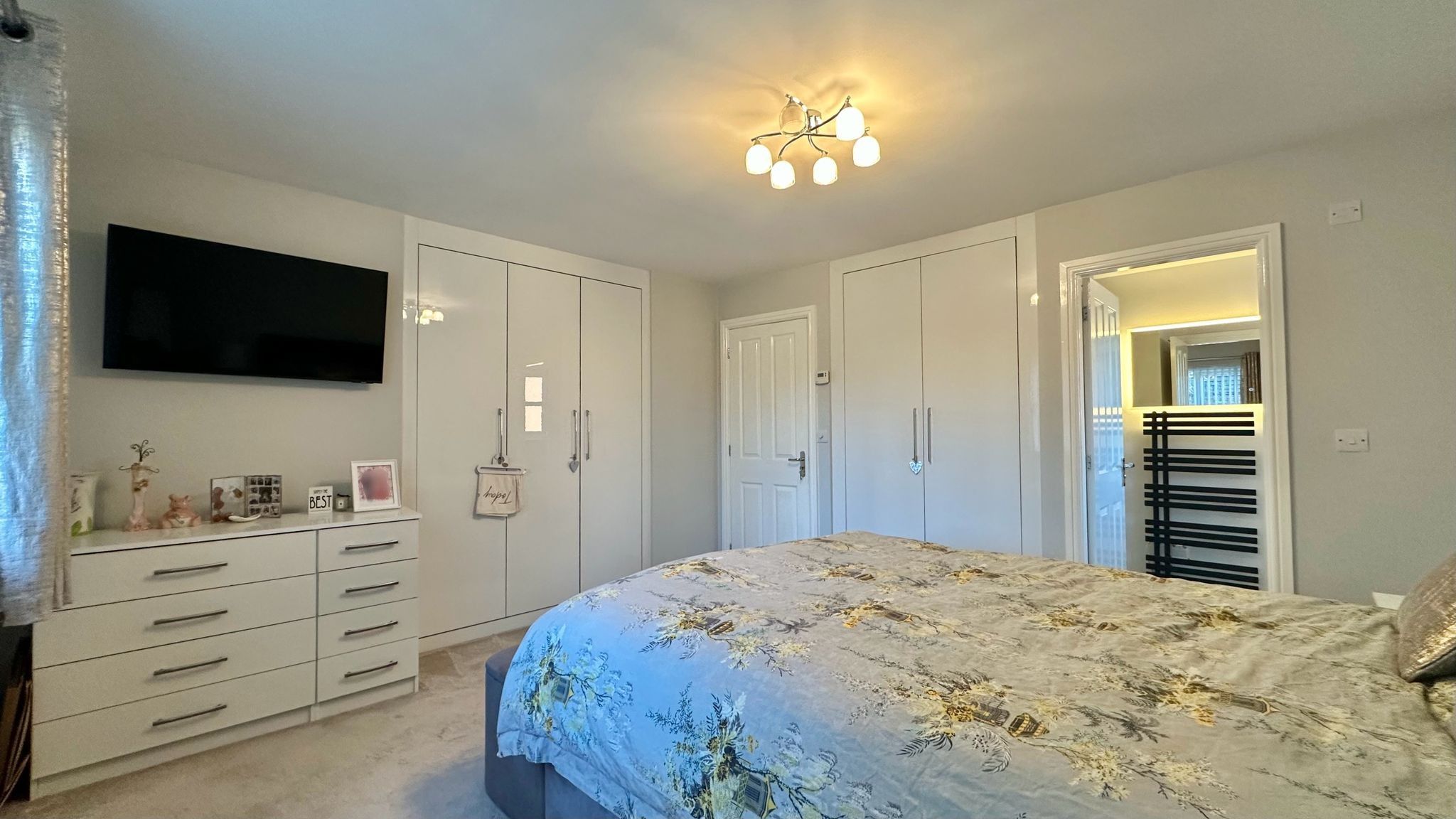 4 bedroom detached house For Sale in Coventry - Photograph 16.