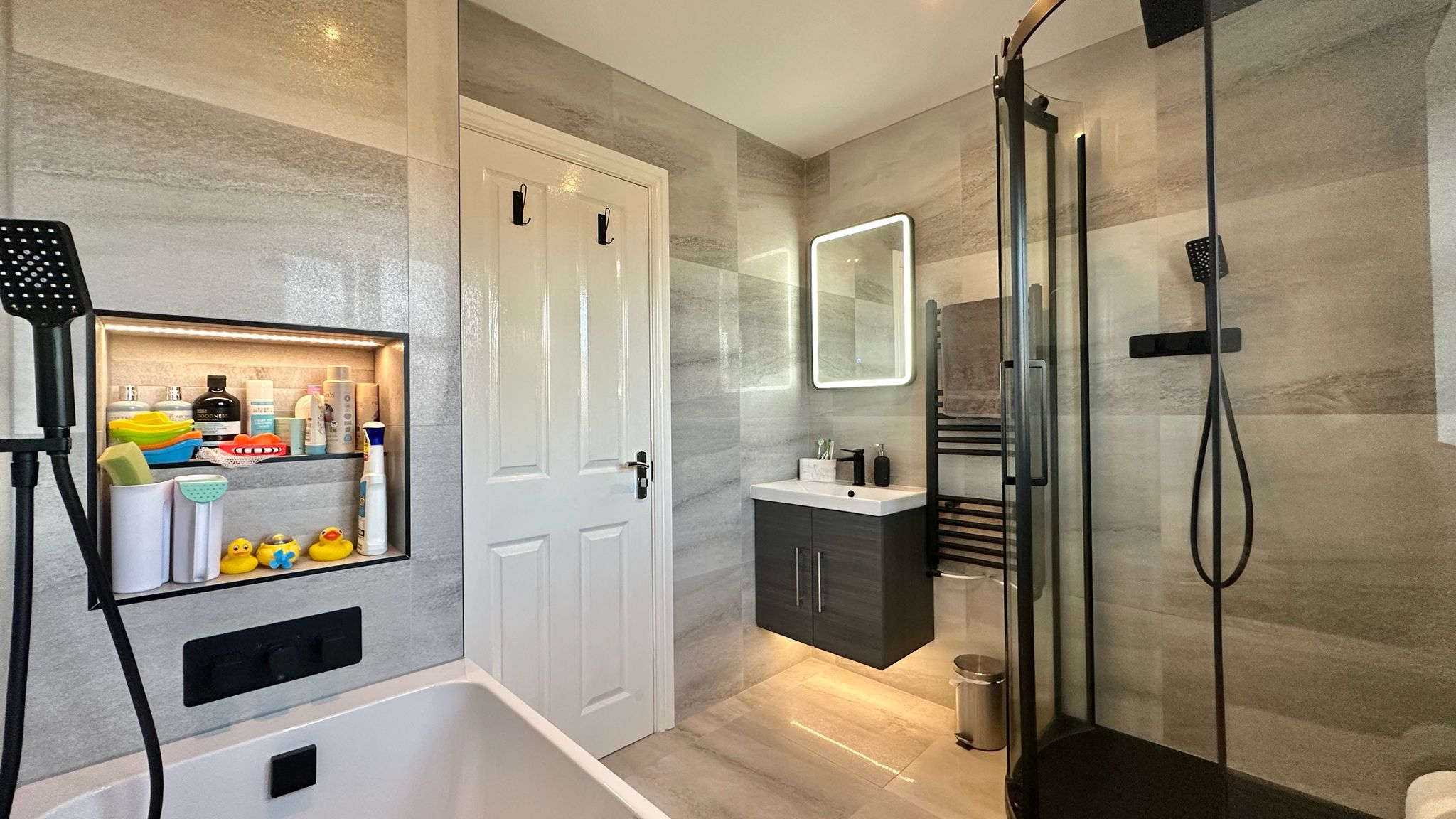 4 bedroom detached house For Sale in Coventry - Photograph 24.