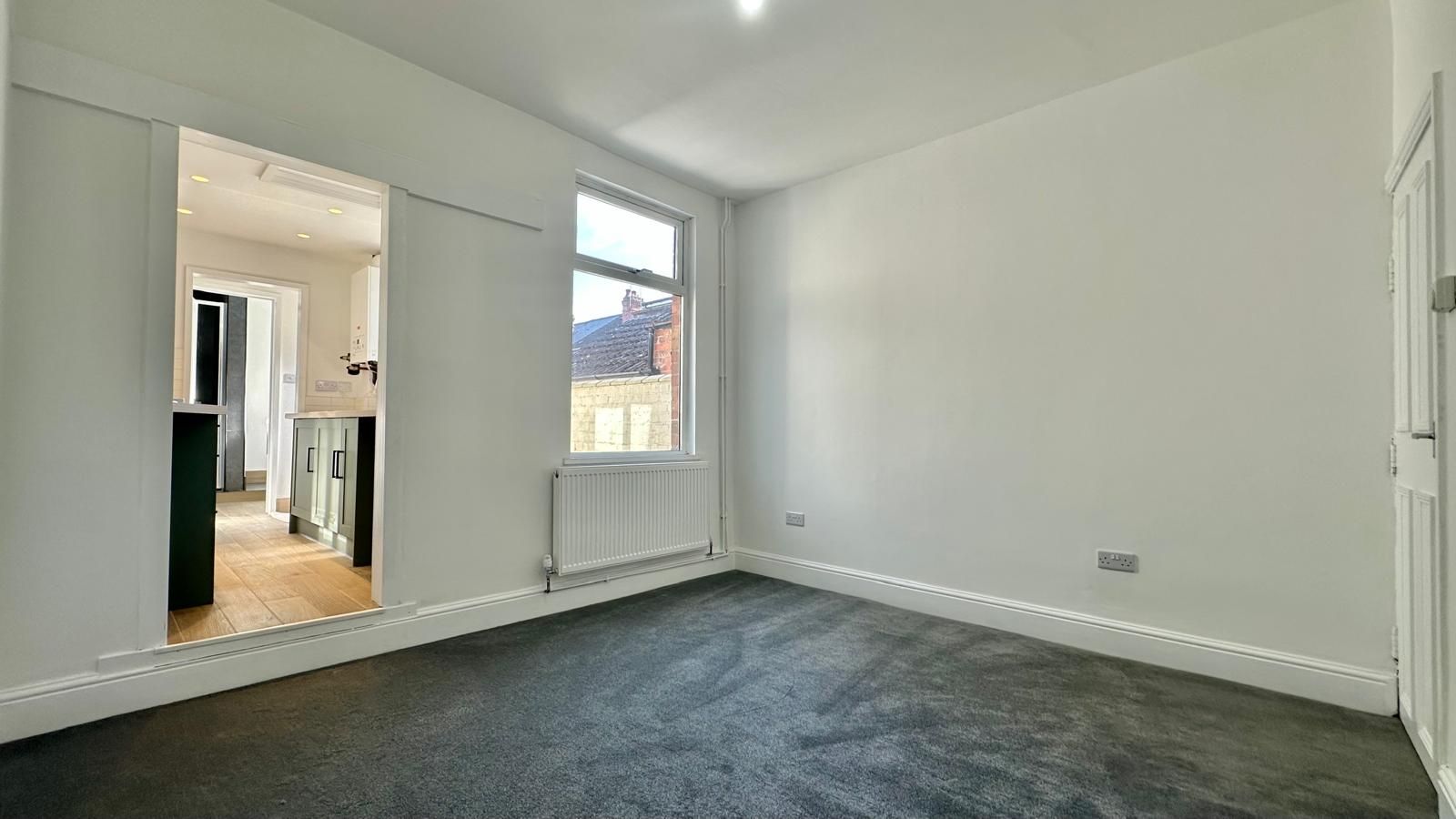 2 bedroom mid terraced house Let in Coventry - Photograph 5.