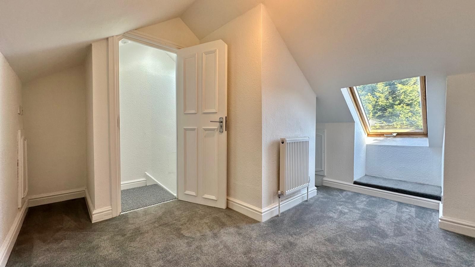2 bedroom mid terraced house Let in Coventry - Photograph 15.