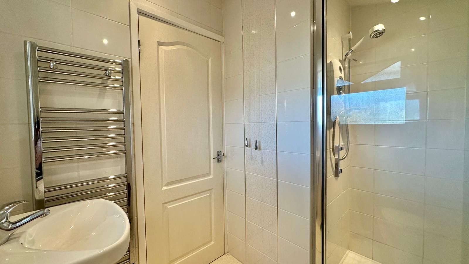 3 bedroom detached house Sold in Coventry - Photograph 12.