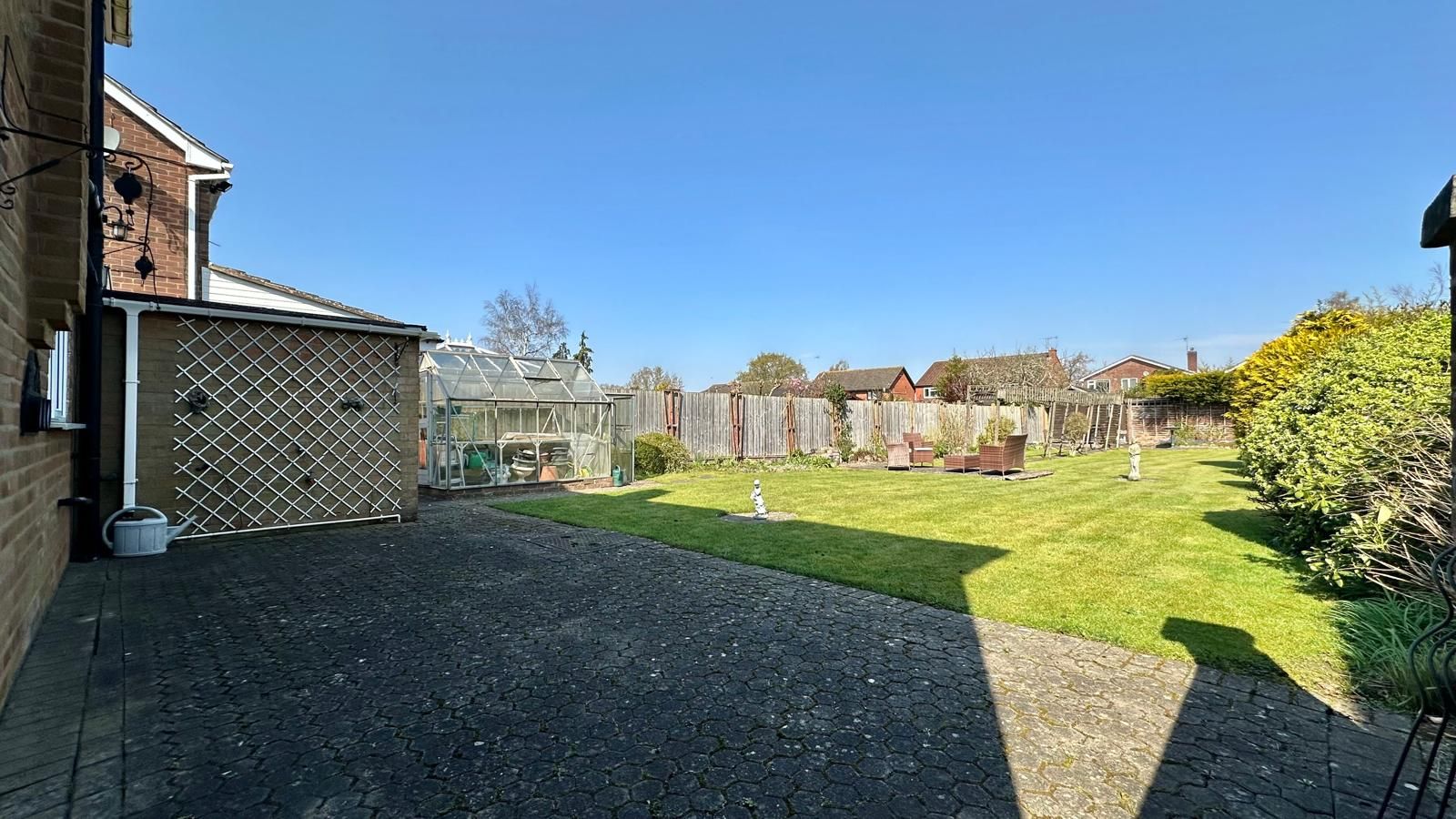 3 bedroom detached house Sold in Coventry - Photograph 22.