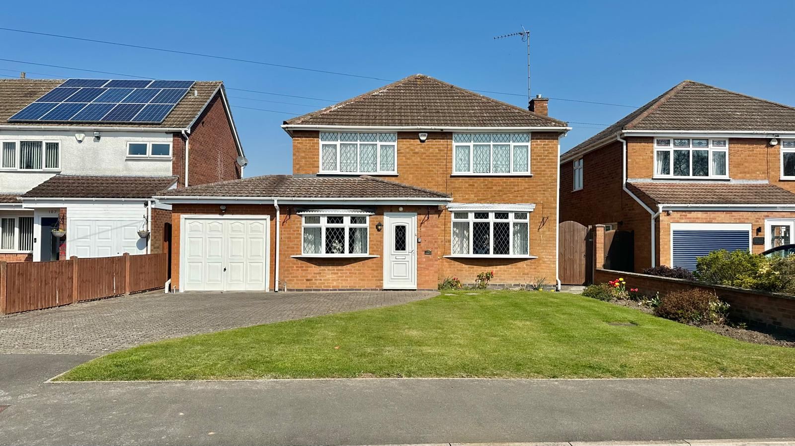 3 bedroom detached house Sold in Coventry - Photograph 1.