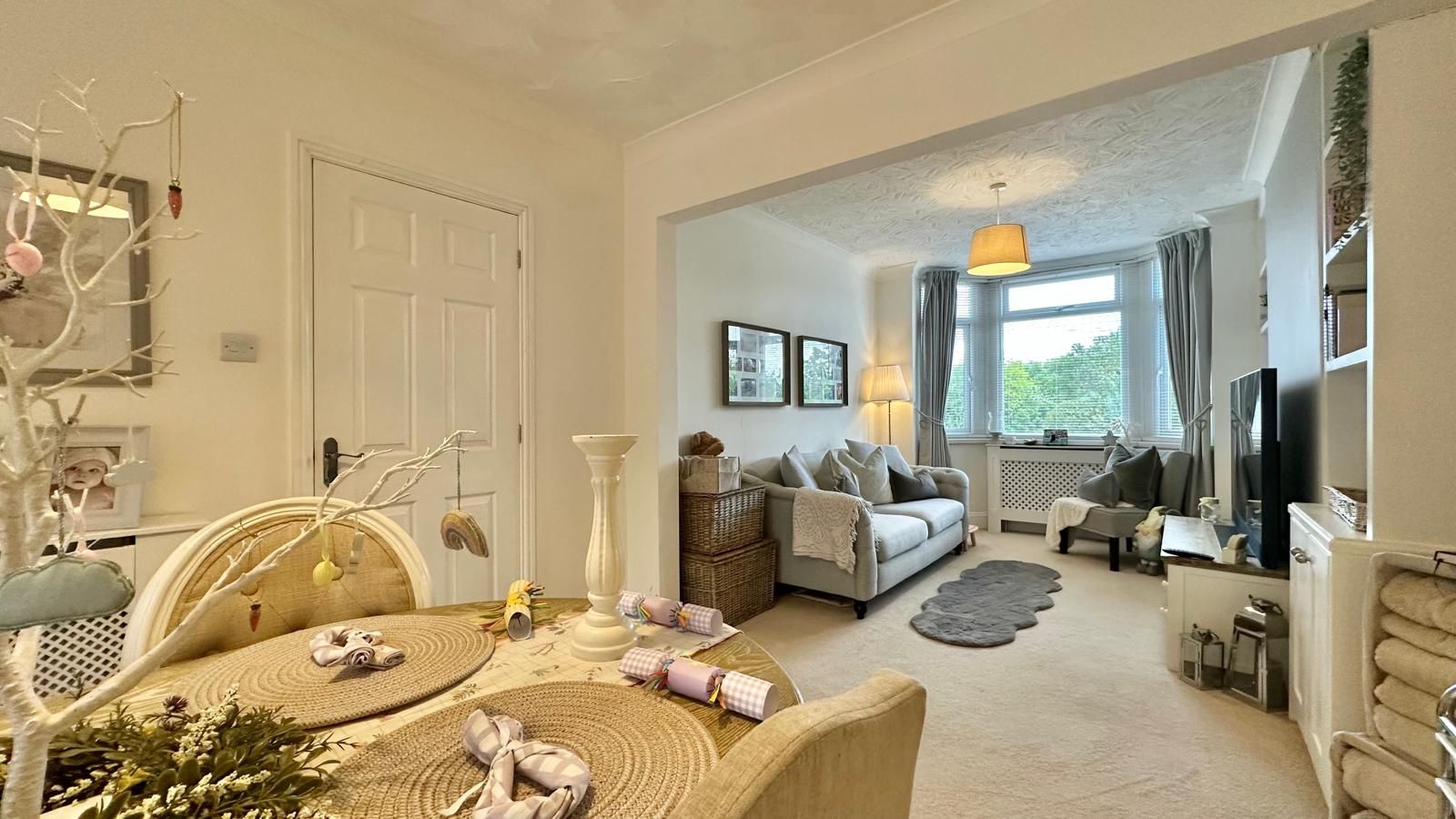 3 bedroom semi-detached house Sold in Coventry - Photograph 5.