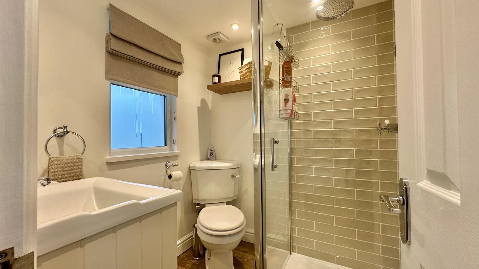3 bedroom semi-detached house Sold in Coventry - Photograph 13.