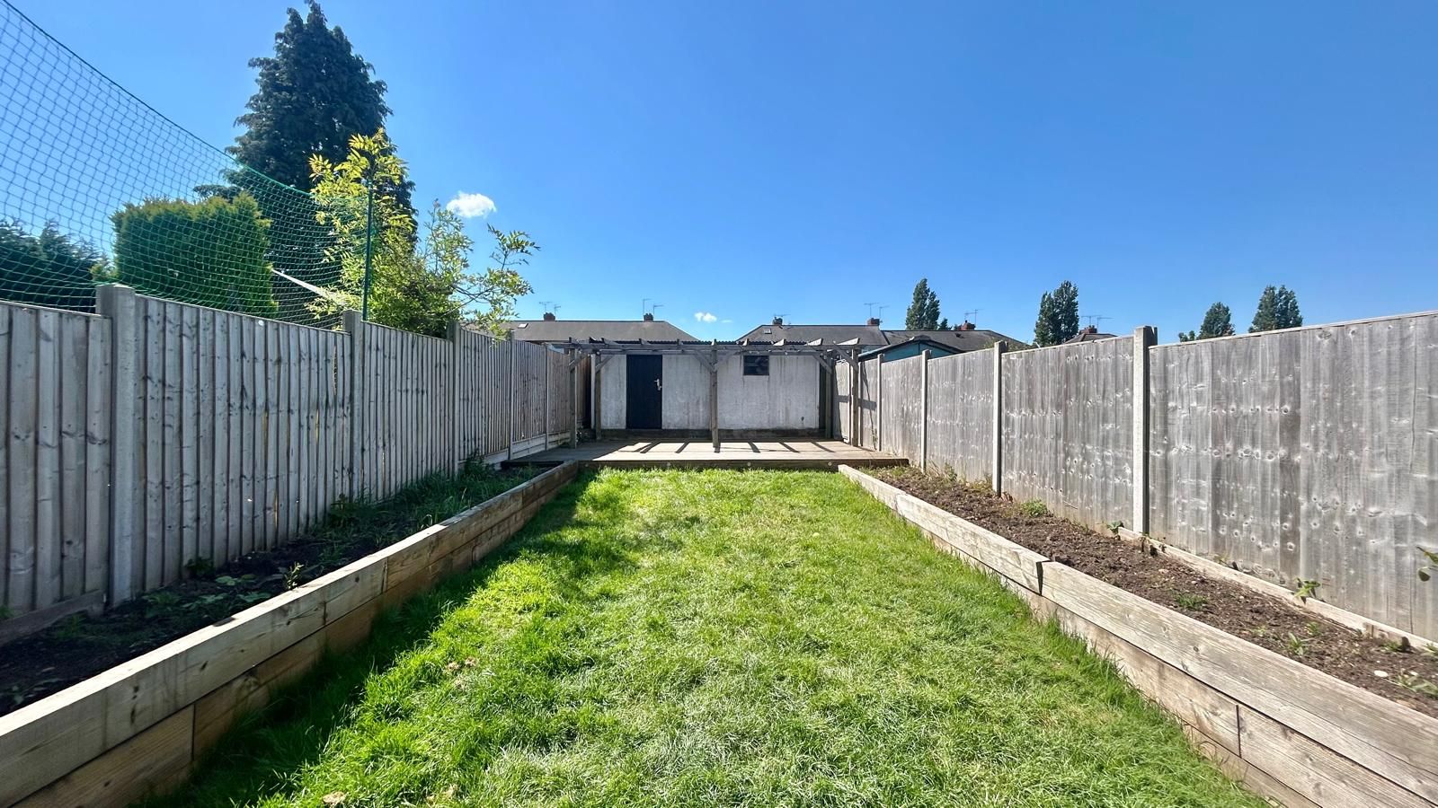 3 bedroom semi-detached house Sold in Coventry - Photograph 25.