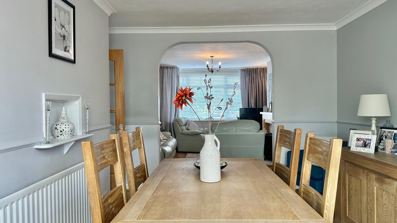 3 bedroom semi-detached house Sold in Coventry - Photograph 6.