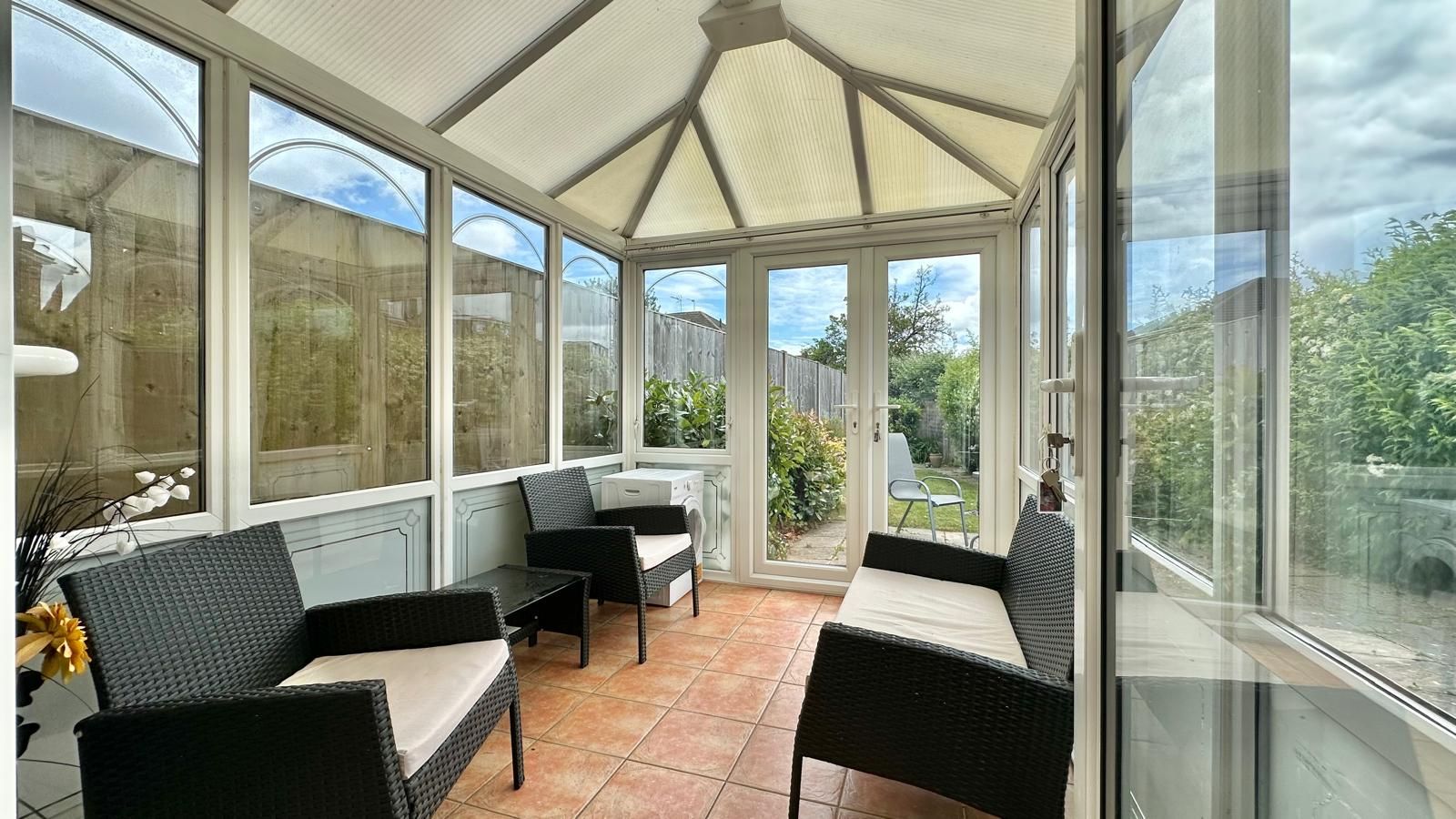 3 bedroom semi-detached house Sold in Coventry - Photograph 5.