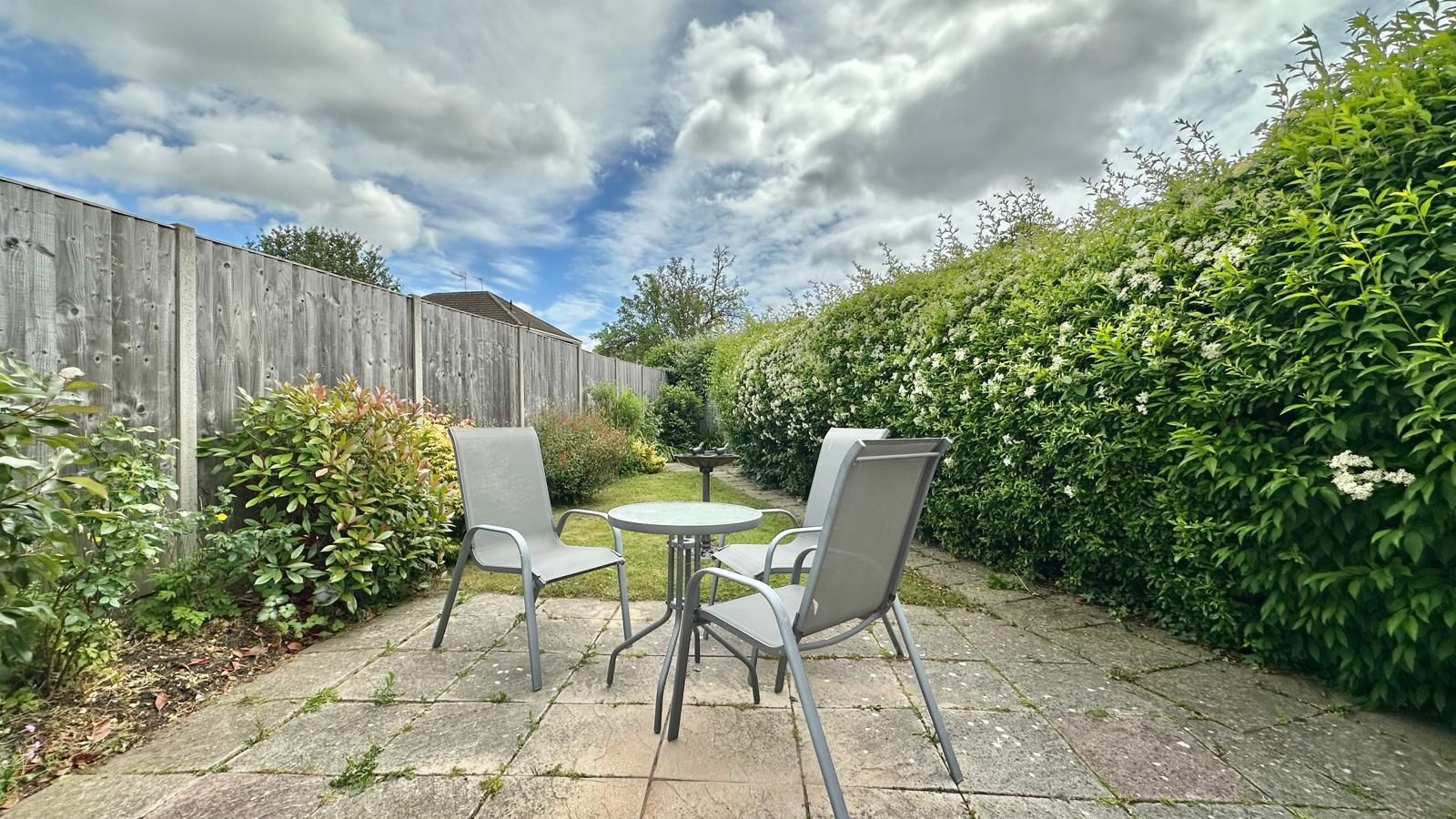 3 bedroom semi-detached house Sold in Coventry - Photograph 21.