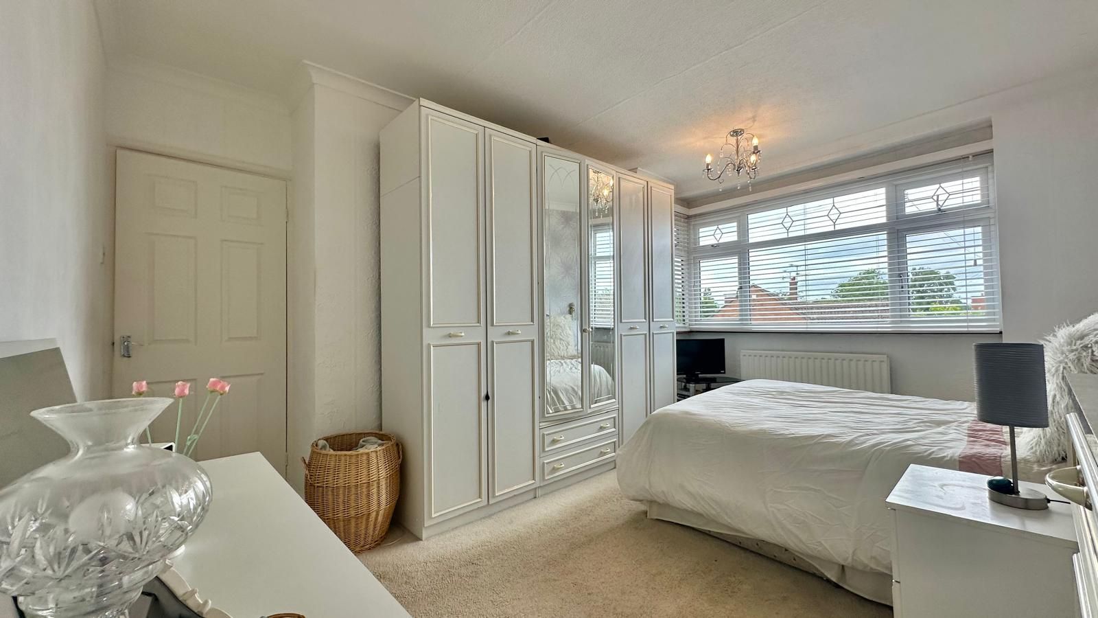 3 bedroom semi-detached house Sold in Coventry - Photograph 11.