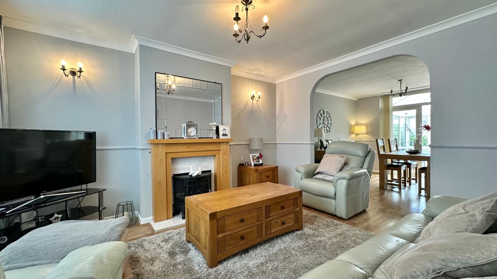 3 bedroom semi-detached house Sold in Coventry - Photograph 2.