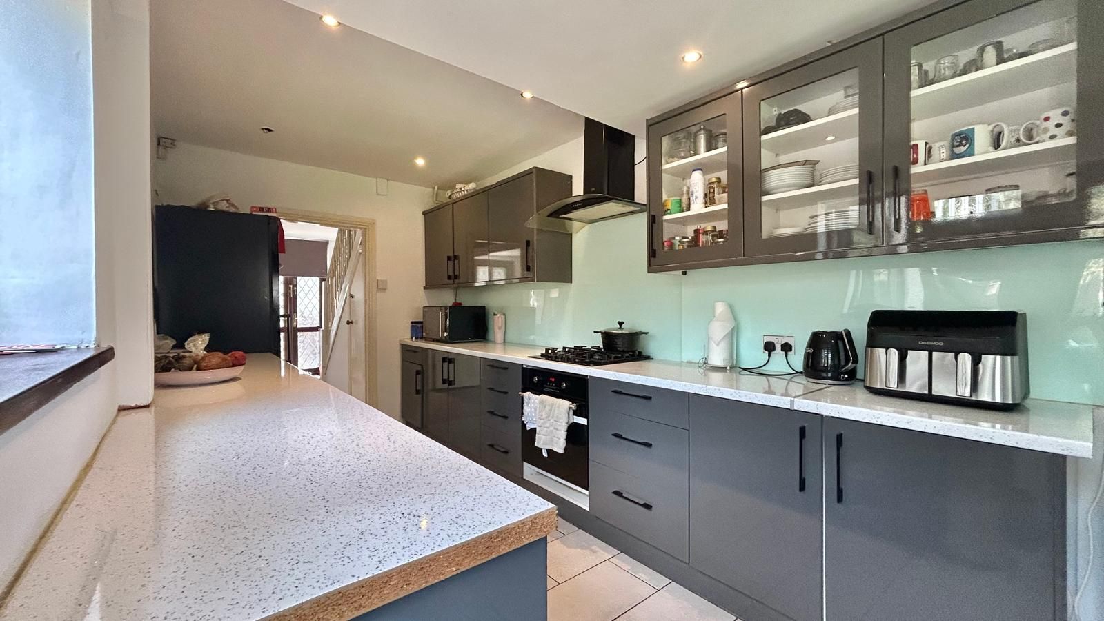 3 bedroom semi-detached house Sold in Coventry - Photograph 5.