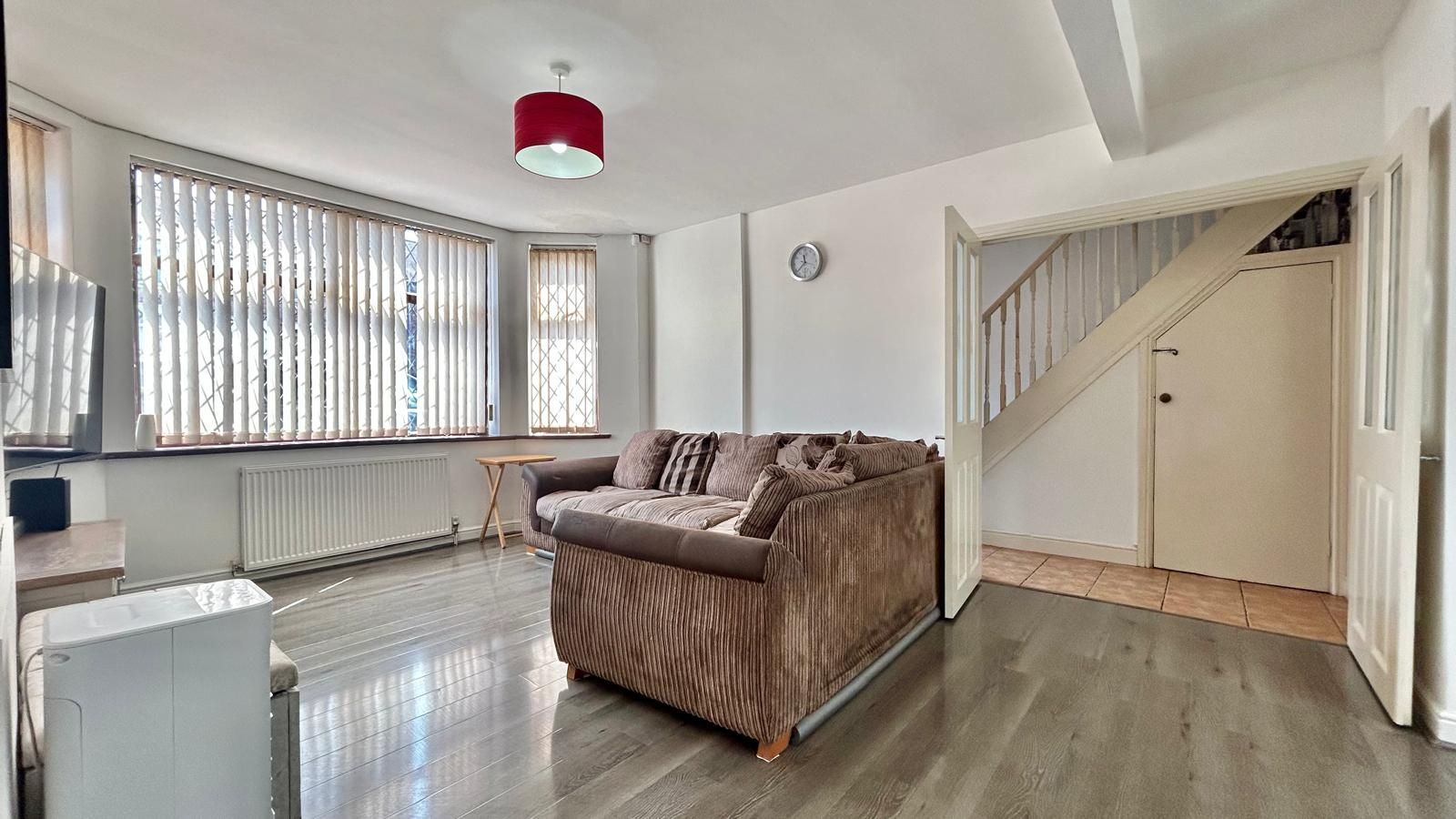 3 bedroom semi-detached house Sold in Coventry - Photograph 9.