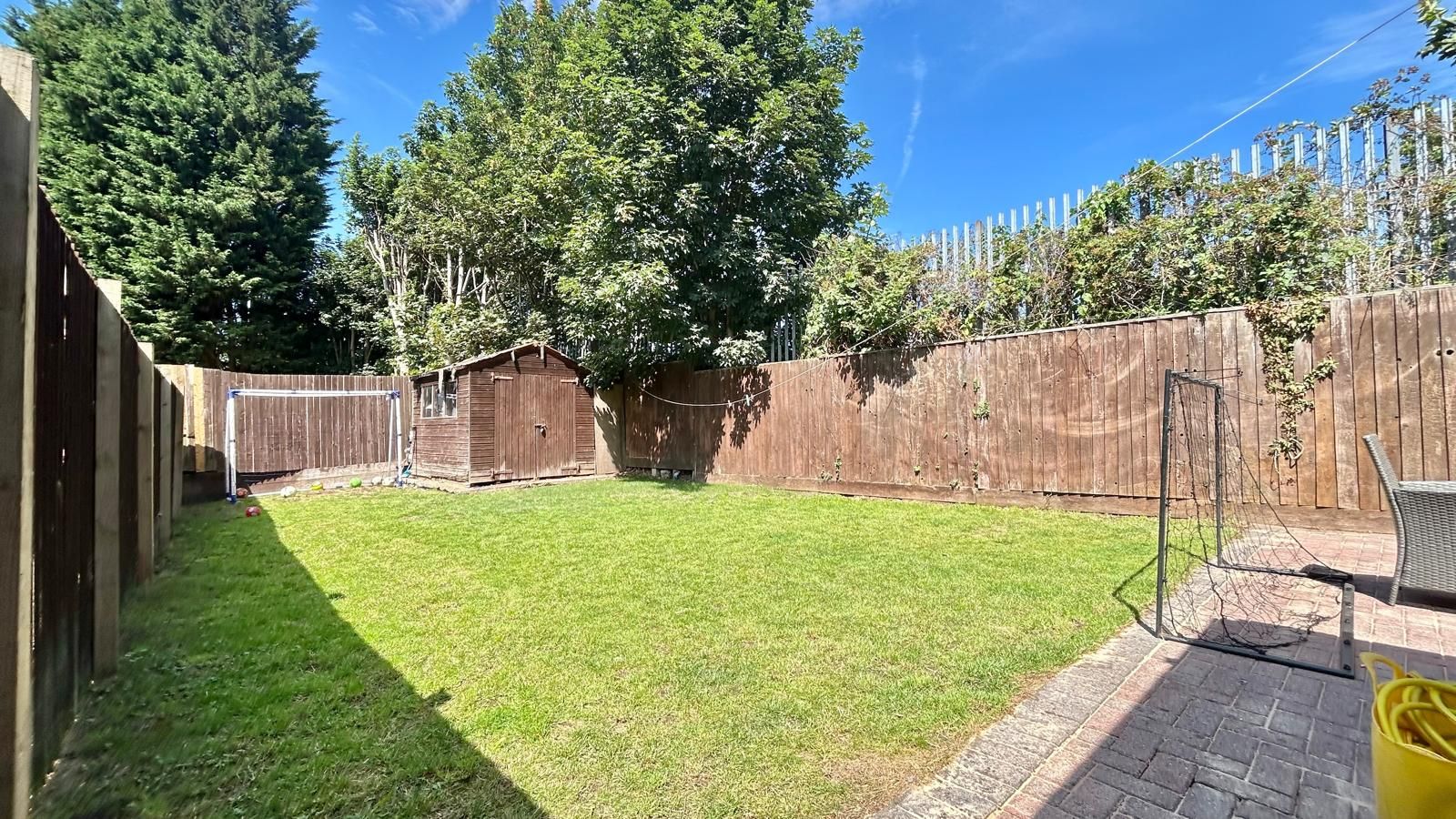 3 bedroom semi-detached house Sold in Coventry - Photograph 19.