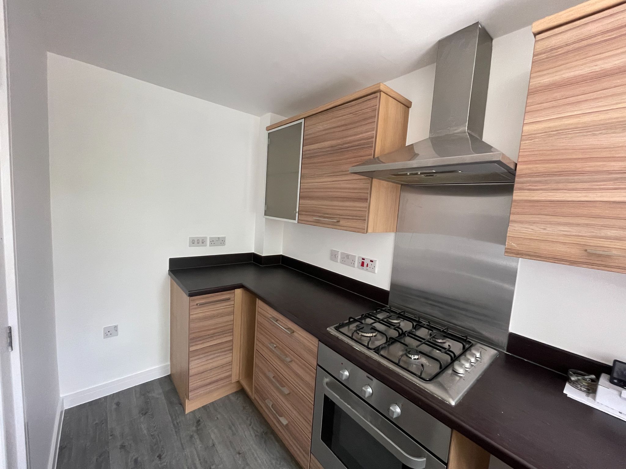 2 bedroom end terraced house Let in Coventry - Photograph 2.