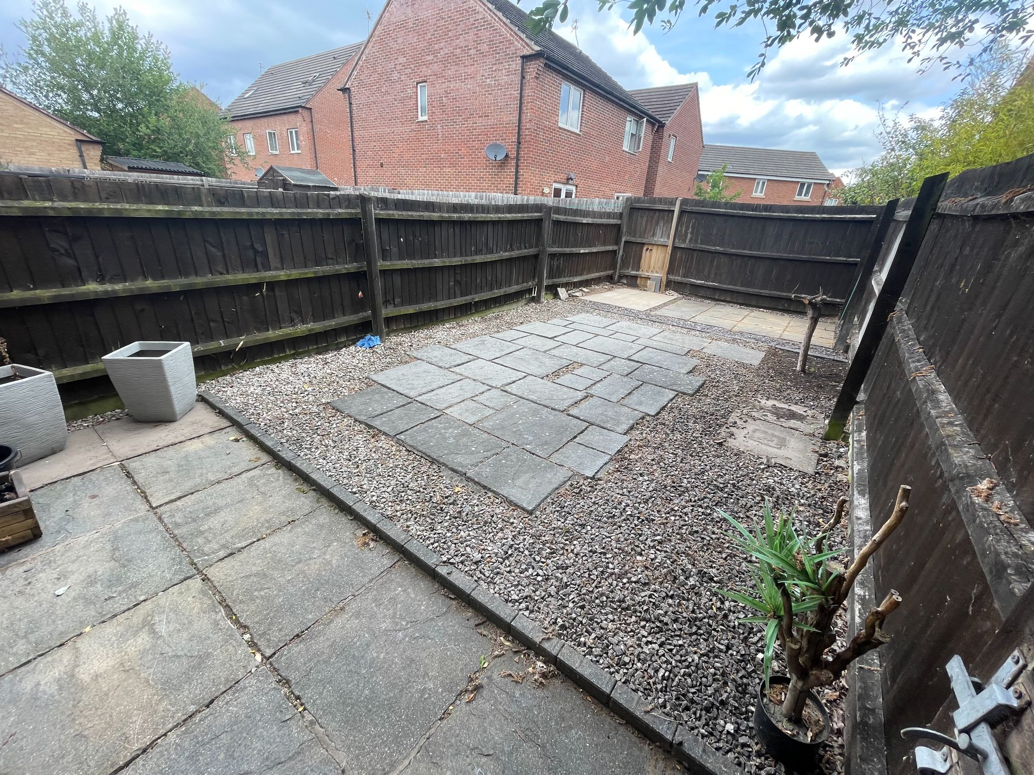 2 bedroom end terraced house Let in Coventry - Photograph 14.