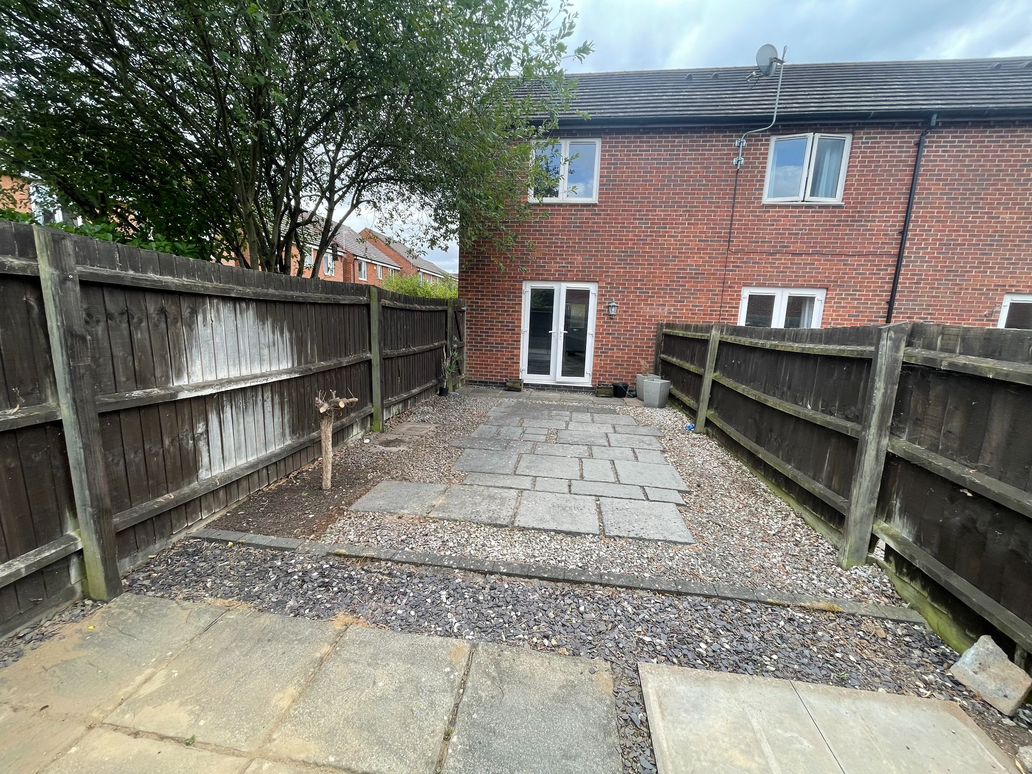 2 bedroom end terraced house Let in Coventry - Photograph 6.