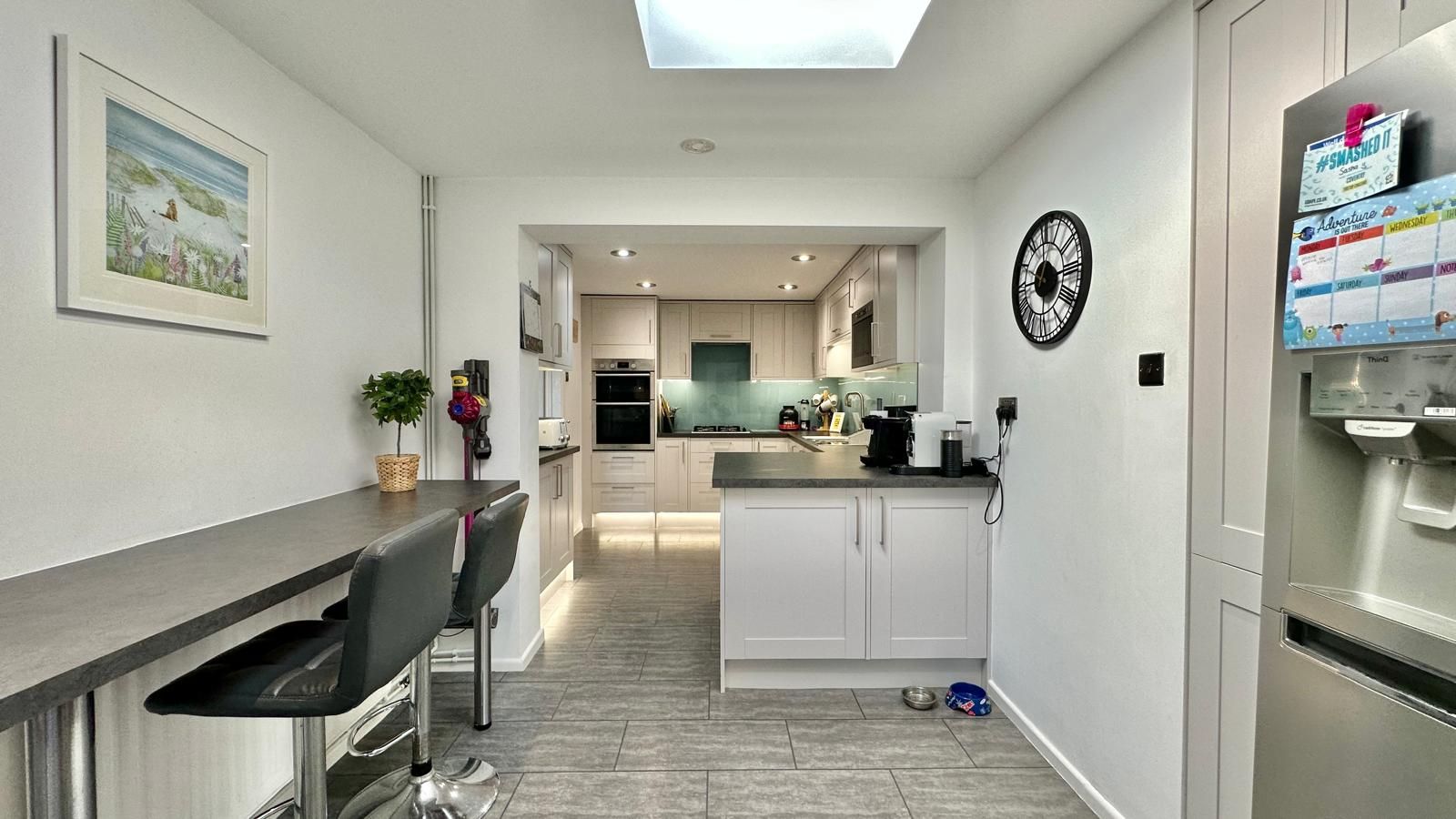 4 bedroom mid terraced house Sold in Coventry - Photograph 7.