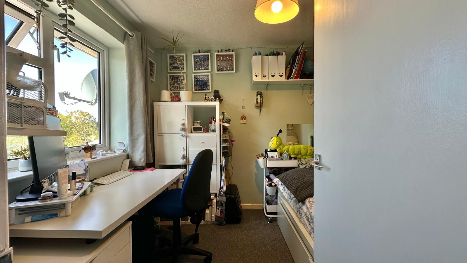 4 bedroom mid terraced house Sold in Coventry - Photograph 19.