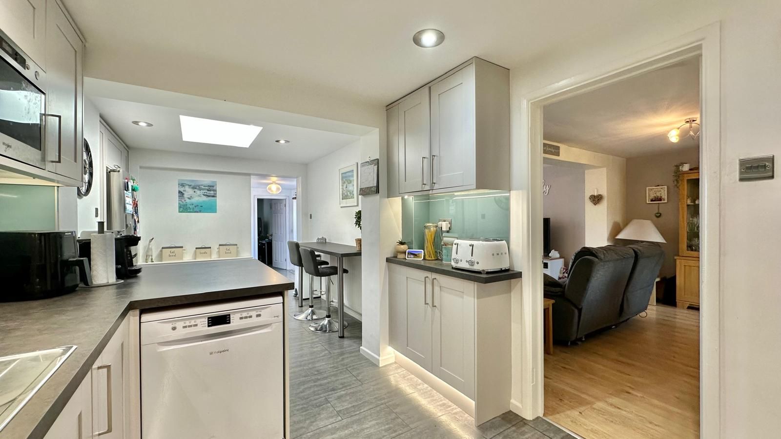 4 bedroom mid terraced house Sold in Coventry - Photograph 3.