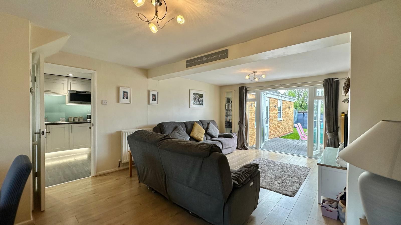 4 bedroom mid terraced house Sold in Coventry - Photograph 8.