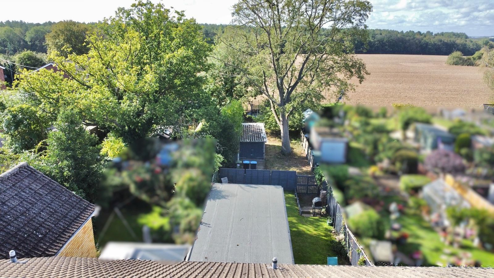 4 bedroom mid terraced house Sold in Coventry - Photograph 23.