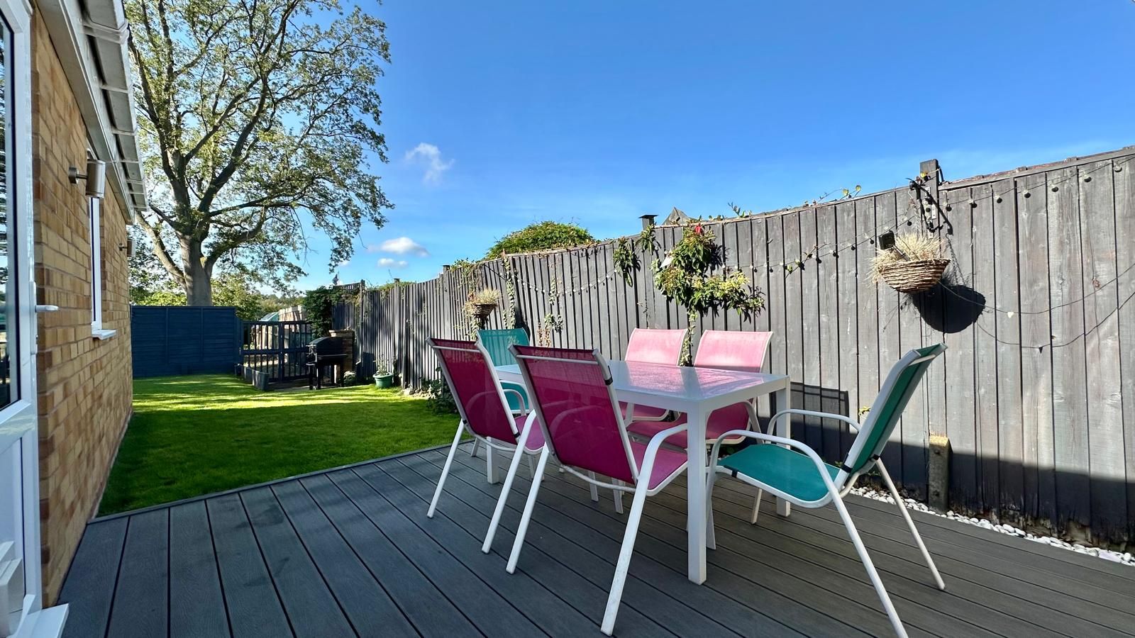 4 bedroom mid terraced house Sold in Coventry - Photograph 29.