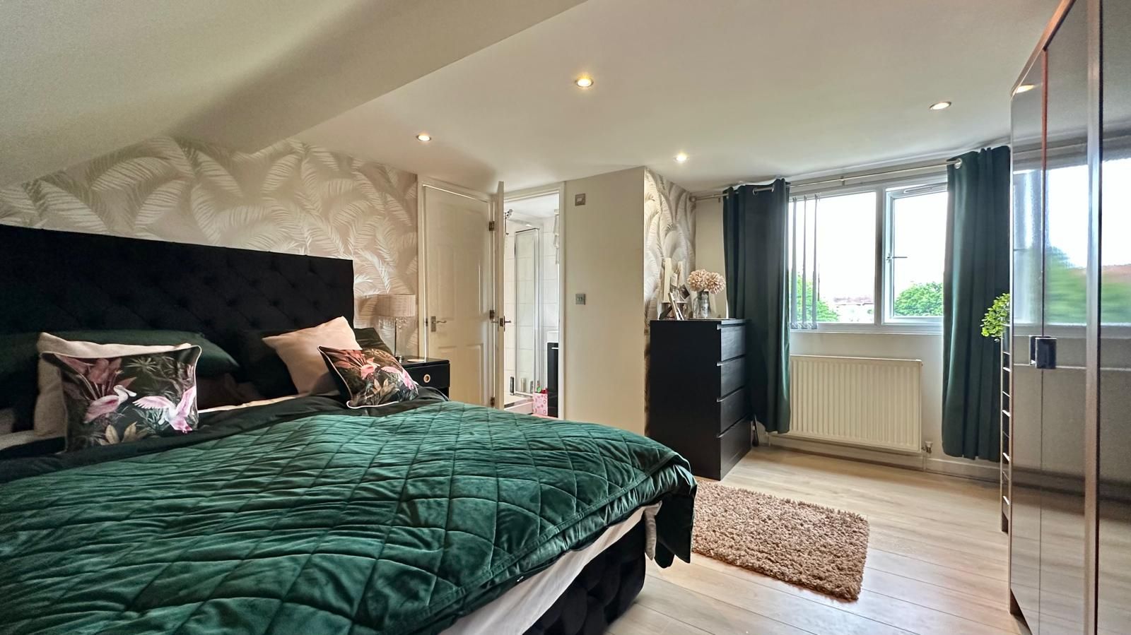 4 bedroom mid terraced house SSTC in Coventry - Photograph 18.