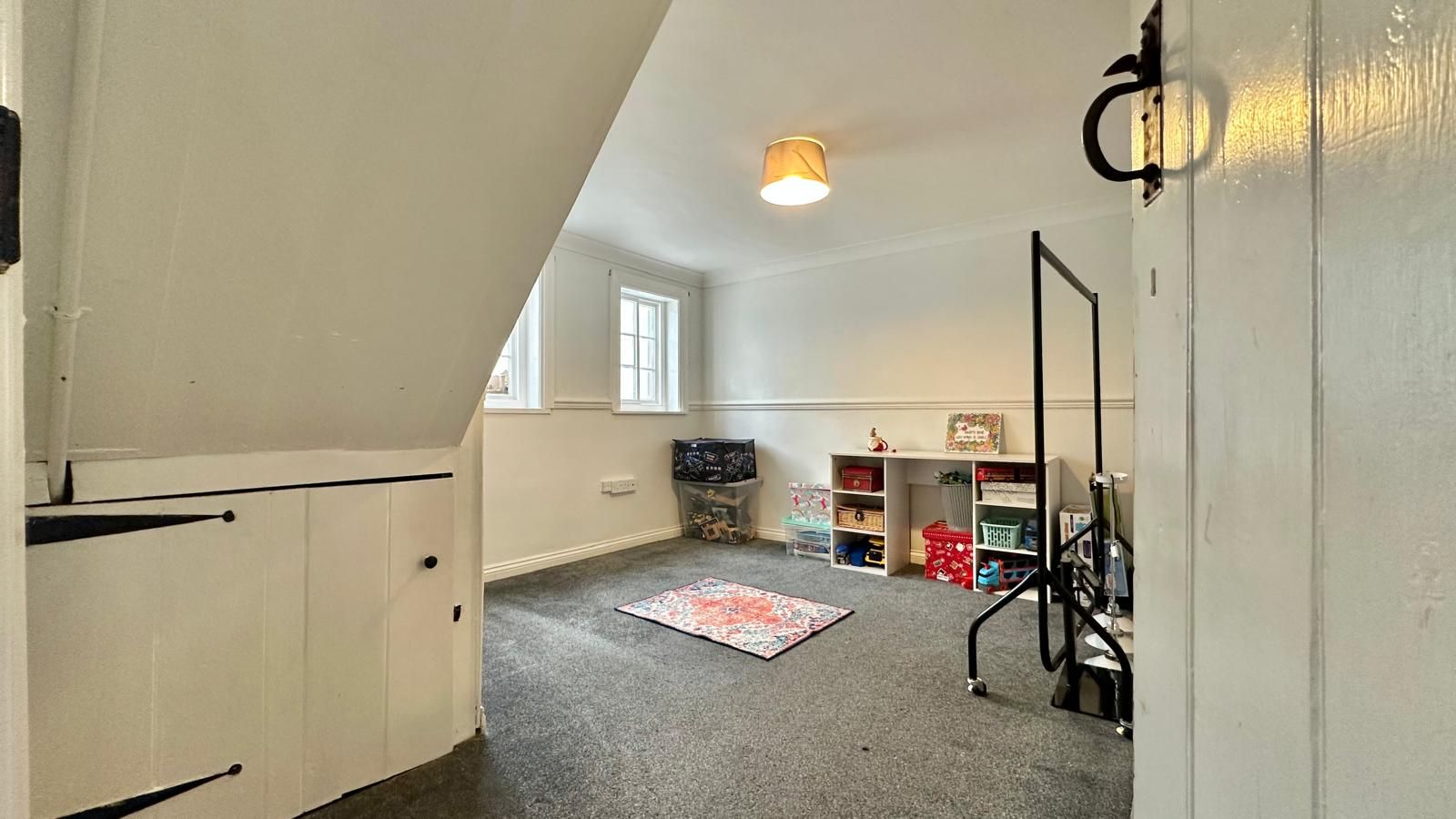 4 bedroom cottage house Sold in Coventry - Photograph 7.