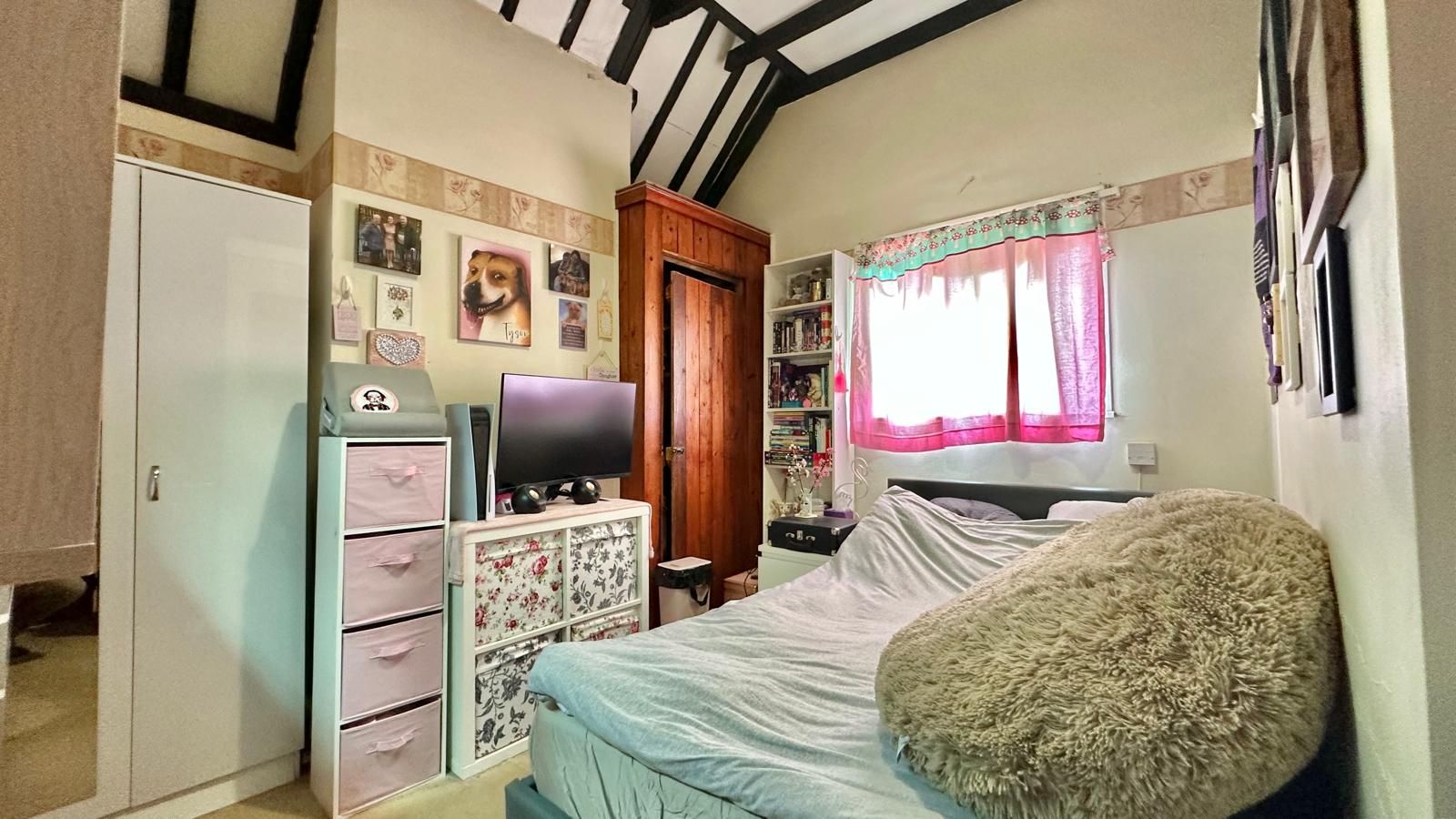 4 bedroom cottage house Sold in Coventry - Photograph 17.