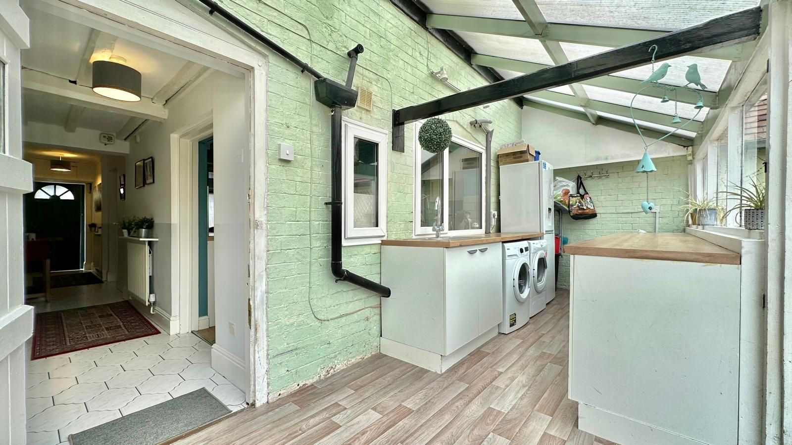 4 bedroom cottage house Sold in Coventry - Photograph 10.