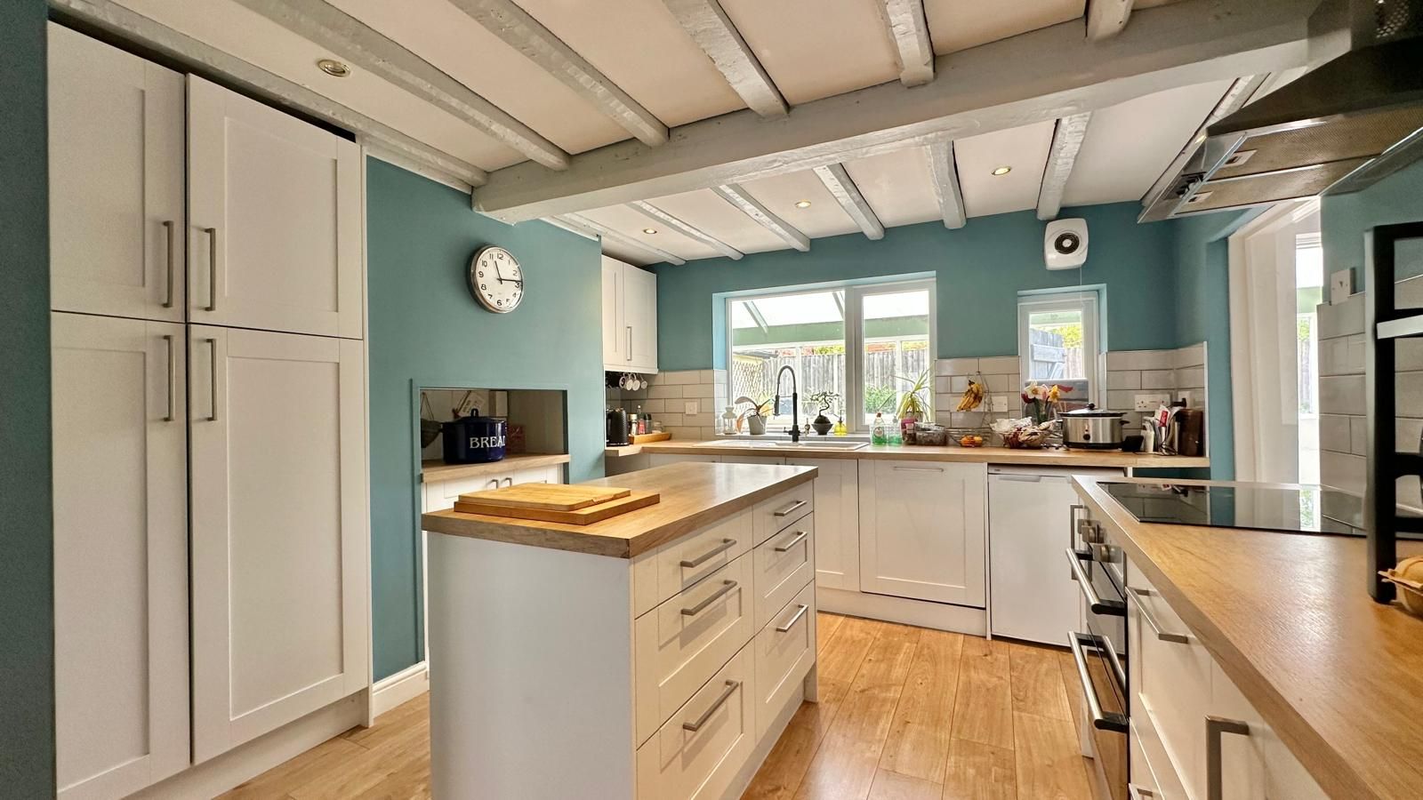 4 bedroom cottage house Sold in Coventry - Photograph 2.