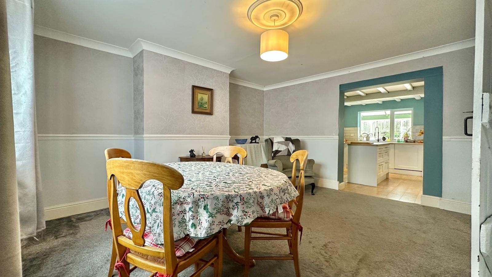 4 bedroom cottage house Sold in Coventry - Photograph 3.